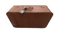 Vintage Luggage w’Keys