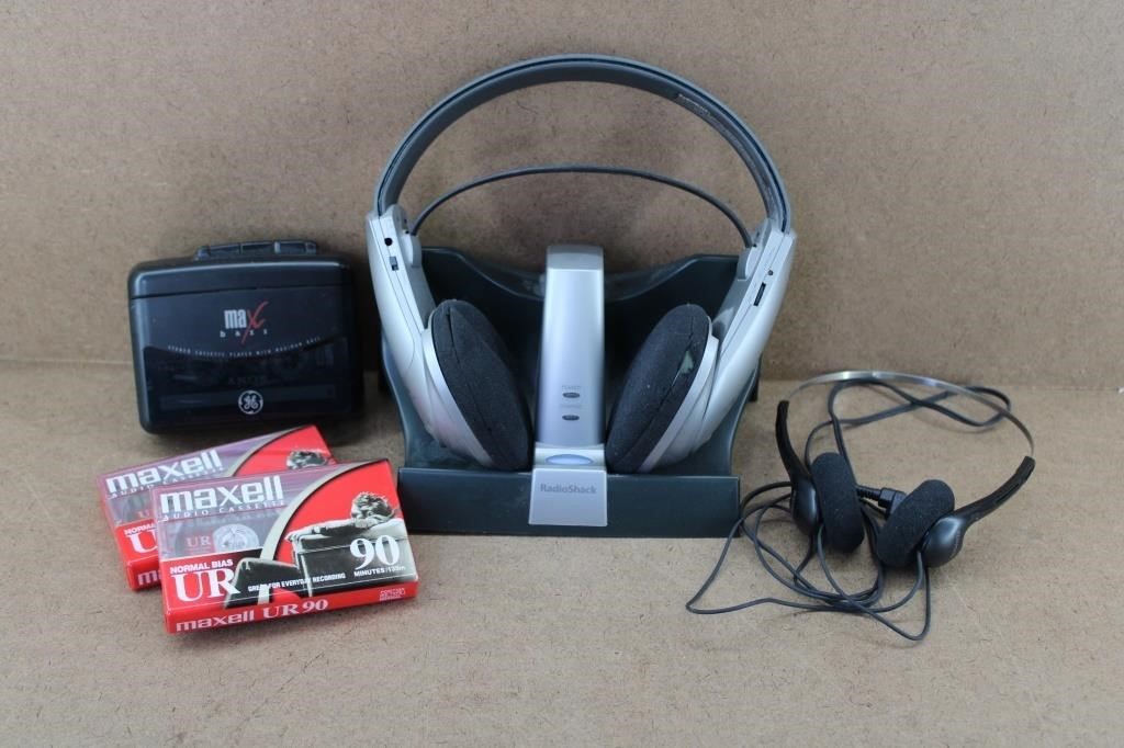 Max Bass Cassette Player Headphones & Cassettes