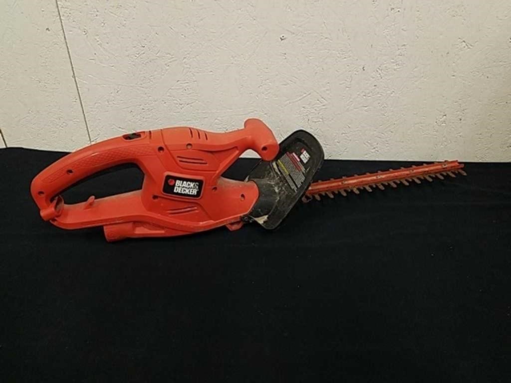 Electric Black & Decker hedge trimmer has 17 inch