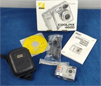 Nikon Coolpix 4600 w/ Original Box
