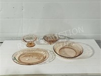 4 pcs vintage pink glass dishes