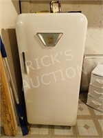 vintage Quickfrez Freezer - working and very clean