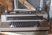 IBM SELECTRIC ELECTRIC TYPEWRITER