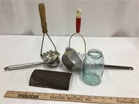 Miscellaneous Vintage Kitchen Items