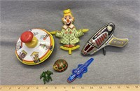 VTG Tin Toys Ray Gun Japan Top USA Clown Germany