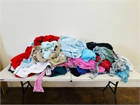 (65) Pieces of Women's Clothes size XL