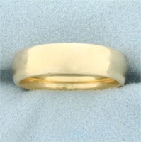 Men's Wedding Band Ring in 14K Yellow Gold