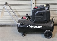 (TT) Husky 8-Gallon Air Compressor, Model# 300816