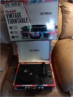 Victoria portable turntable record player in the