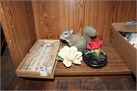 PORCELAIN FLOWERS - PLAQUE - SQUIRREL