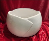 Elegant Ceramic Planter - White!