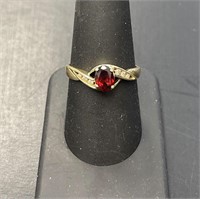 10 KT Garnet and Diamond Ring