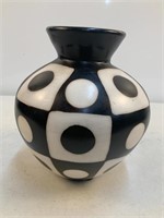 Signed Valeriano Paz Chulucanes Vase From Peru