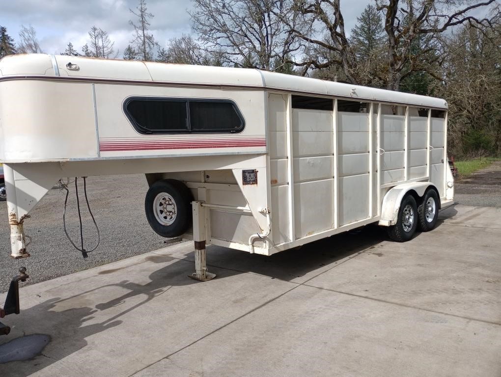 1992 HORSE TRAILER