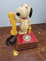 Vtg Snoopy Telephone & Pin
