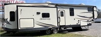 2016 Salem Hemisphere Lite 5th wheel 42' camper,