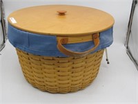 VERY LARGE LONGABERGER BASKET W/LID 19X13IN CLEAN