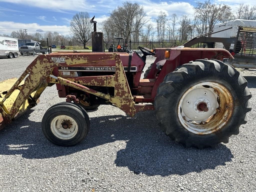 International 548 Tractor