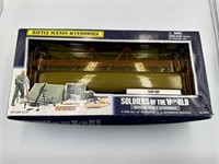 Soldiers of the World military gear tent set