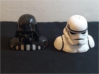 Star Wars Salt & Pepper Shakers. Darth Vader For