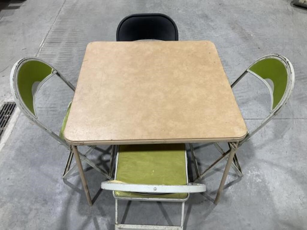 Card table and 4 Chairs