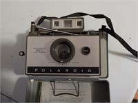 Polaroid quto 320 land camera