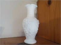 Cambridge white glass vase