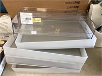 5ct plastic trays. Slightly bent from shipping