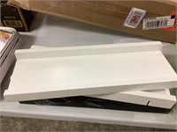 Set of 2 white floating shelves