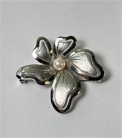 Sterling Pearl Flower Pin/Brooch 6 Grams Twt