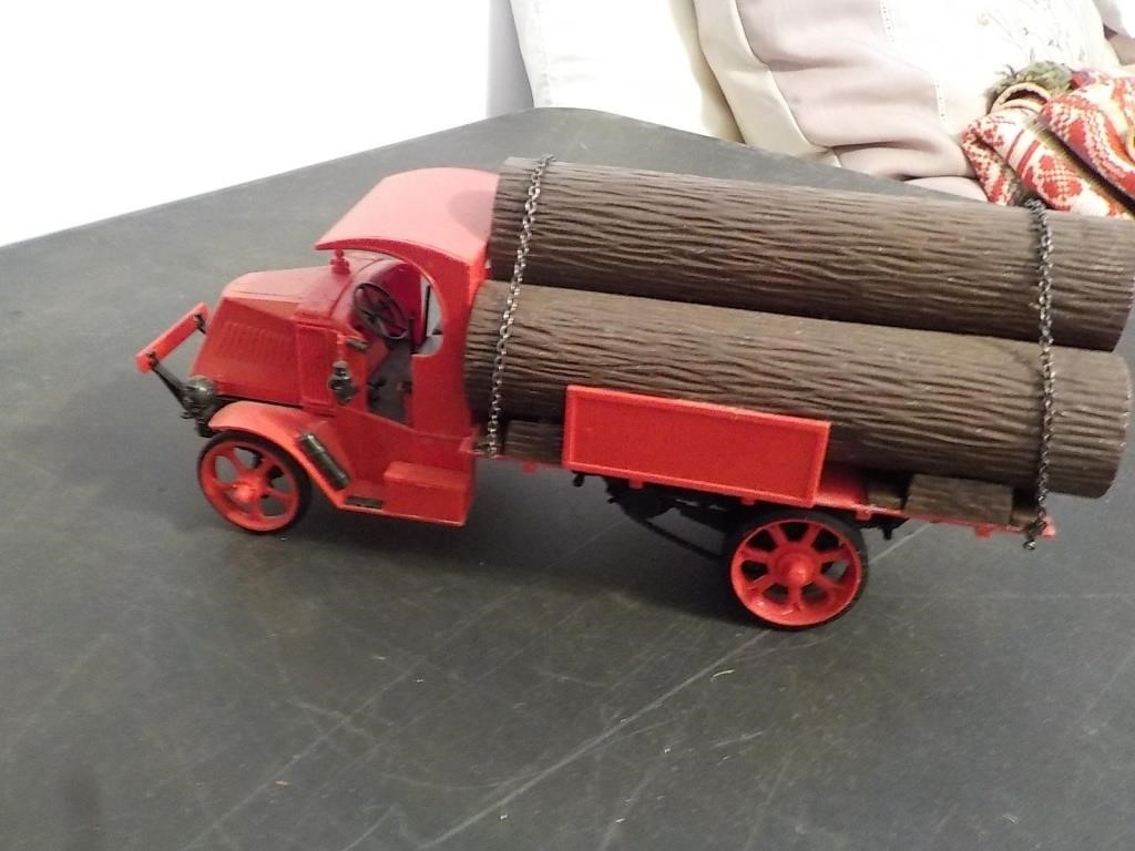 Plastic model log truck