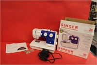 Singer Sewing Machine #1725 30 stitch functions