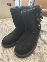 Koolaburra by UGG boots size 8
