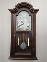 Strausbourg manor battery powered wall clock