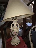 Decorative Ceramic Floral Lamp w Shade