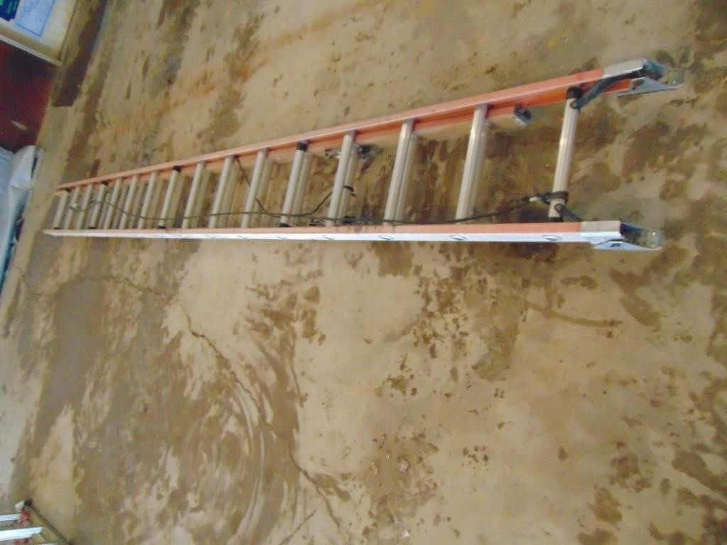Werner 32' fiberglass extension ladder