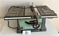 King Canada 10"  Table Saw. Works