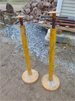 2 support jacks w 14" bases