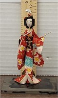 Vintage Japanese Geisha doll. 4in tall