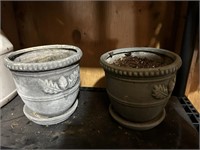 2 Outdoor Pots