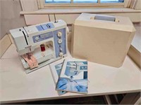 Bernina 1030 Sewing Machine in Case