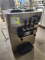 Counter top ice cream machine self contained