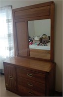 Young Hinkle Passport Dresser w Mirror