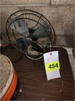 VTG. G E 11" TABLE FAN - UNTESTED