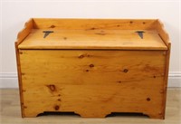 VINTAGE HALLWAY ENTRY BENCH WITH COMPARTMENT