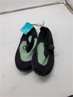 West loop size 4/5 water shoes