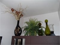 DECOR ON WALLS AND CABINET