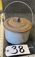 Graniteware Pot with Lid