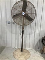 32" Fan with Stand
