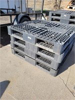 4 HD Plastic Pallets